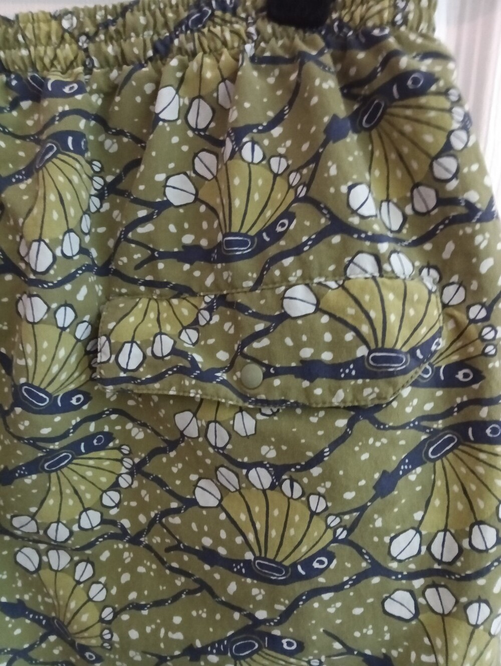 Patagonia Baggies Shorts in the "Hexy Fish: Sprouted Green" Colorway Men's Large - Picture 4 of 7